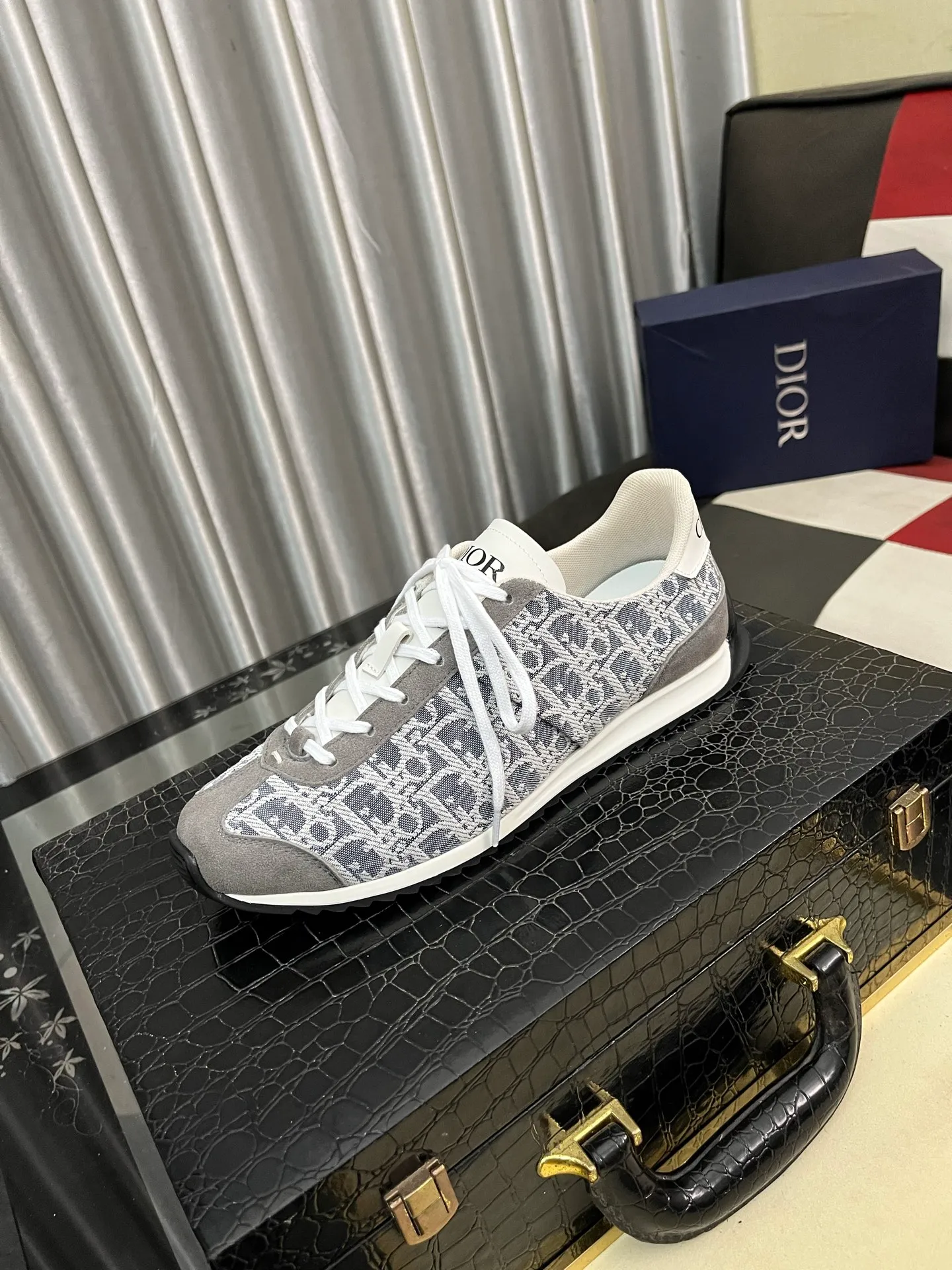 Men's shoes 💰420⌚️⌚️[Dior] Dior couple's style, new casual style launched in Hong Kong counters. Official website 1:1 production. Original Italian materials. Designed by European and American masters. Perfect shape to create counter quality. Solid color rubber wear-resistant outsole and classic dazzling head! Super versatile and very comfortable. High-end without losing taste, fashionable and novel! ! Absolute focus! Code number: 36-448️⃣Colors available
